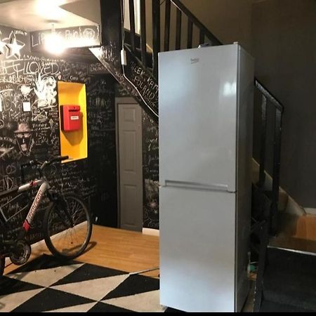 Single Room With Underbed 8 London Ngoại thất bức ảnh