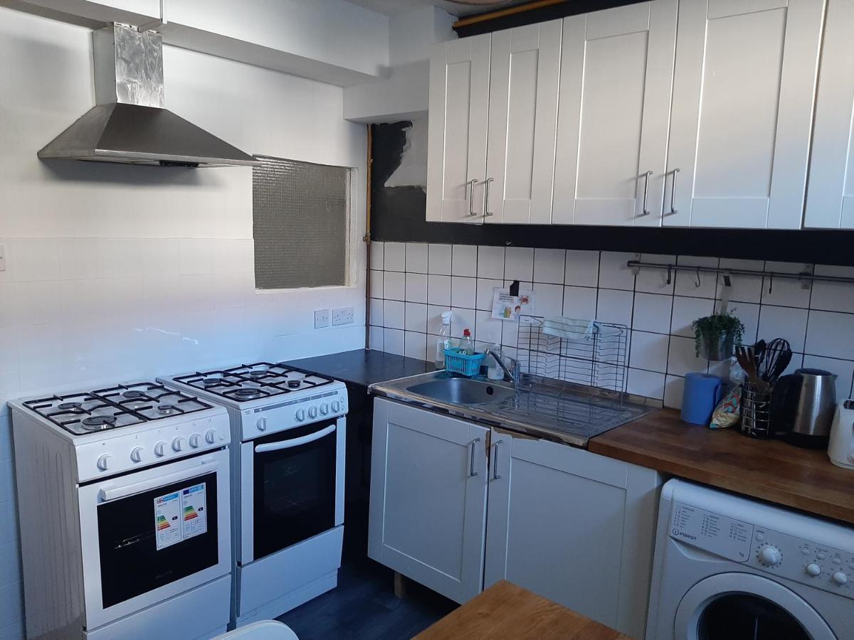 Single Room With Underbed 8 London Ngoại thất bức ảnh