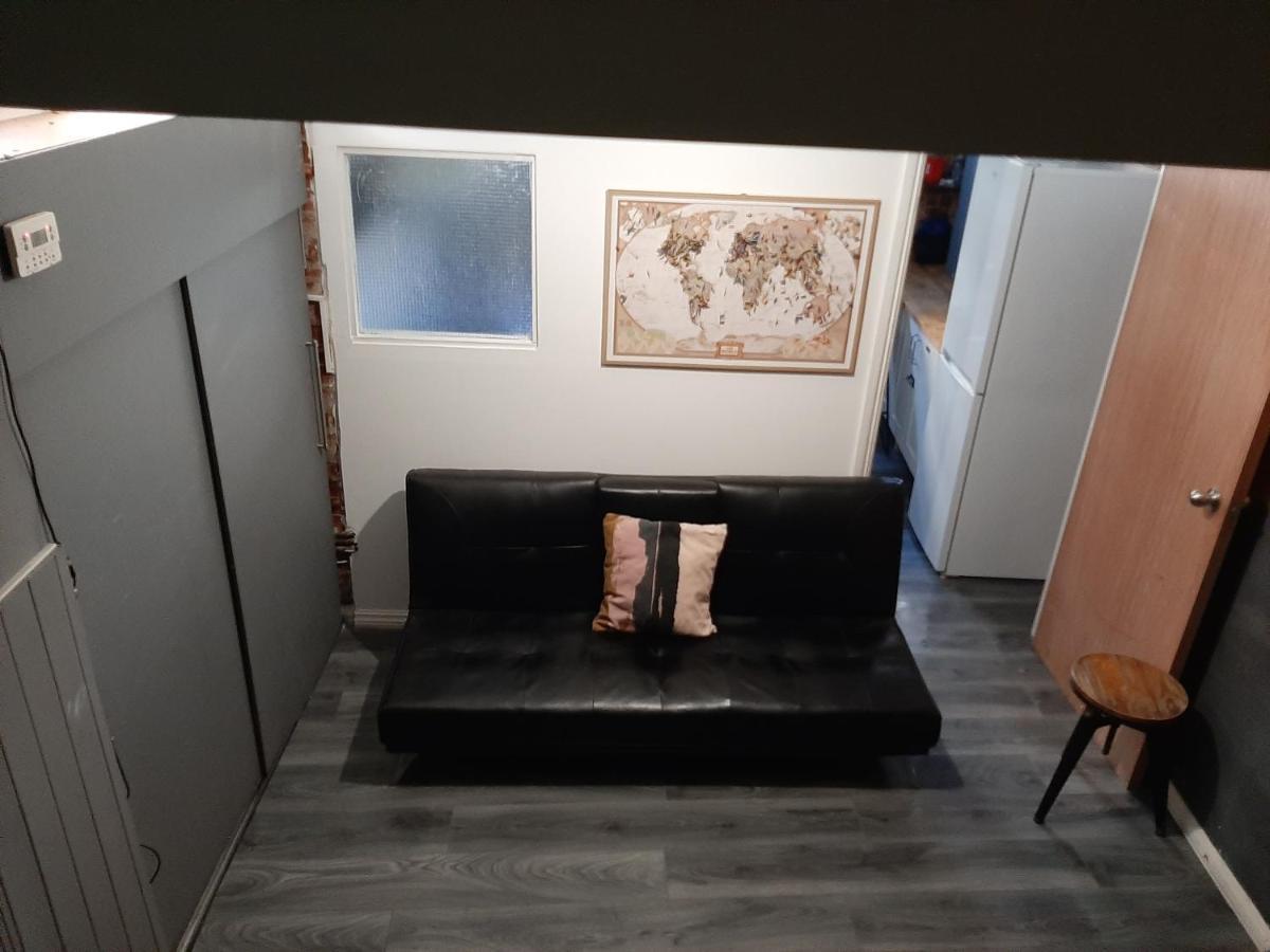 Single Room With Underbed 8 London Ngoại thất bức ảnh